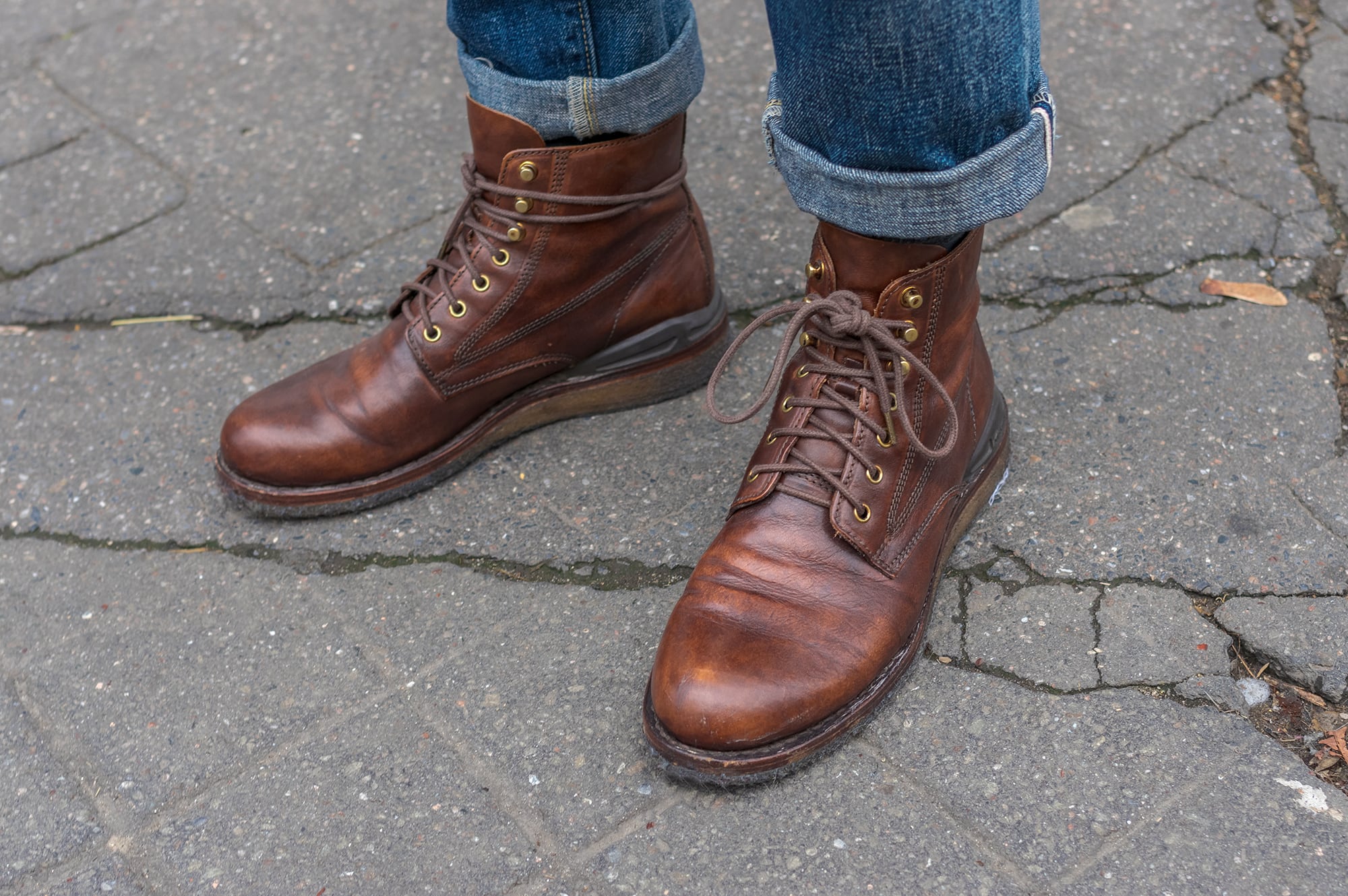exemple de work boots revisitées par la marque japonaise Visvim et son modèle virgil boots crepe soles