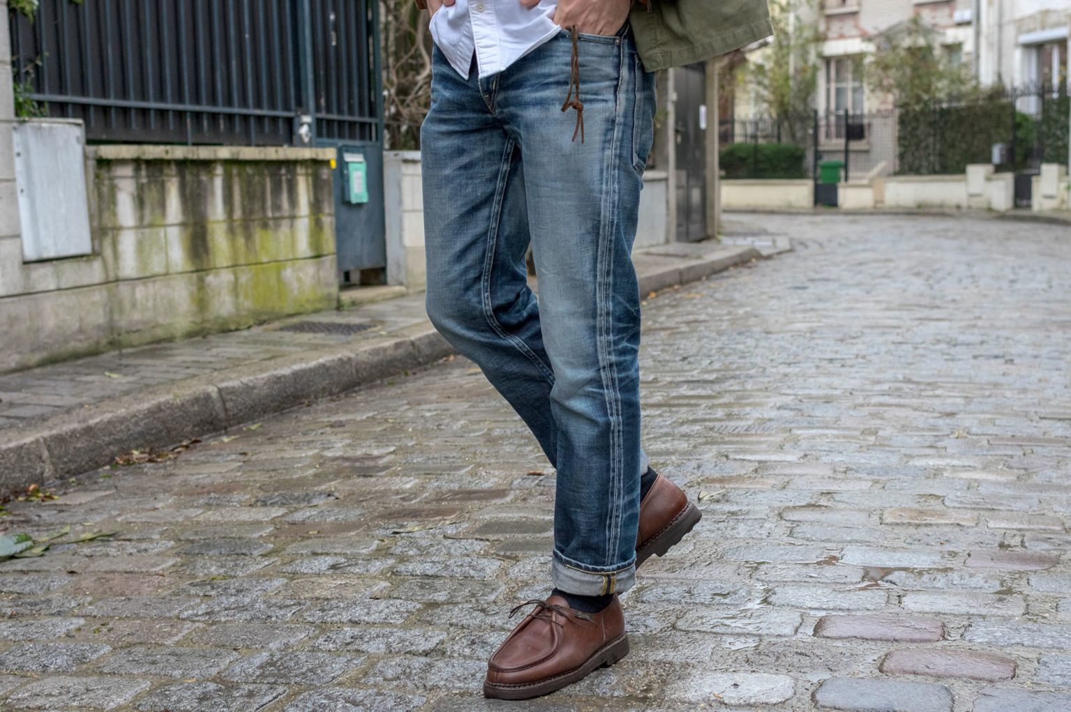 Comment Bien Choisir Et Porter Une Paire De Paraboot Michael Conseils Blog Mode Conseil Homme Street Heritage Style Workwear Spellbound Soulive Denim Jacket Viscim Albacore Denim Paraboot Michael Shoes Borali Necklace 052 1536x1021