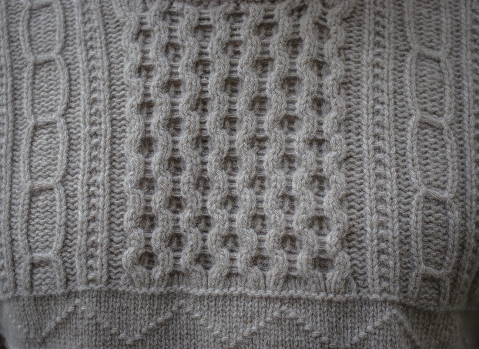 pull en laine baby merinos atelier particulier en collab avec inis meain