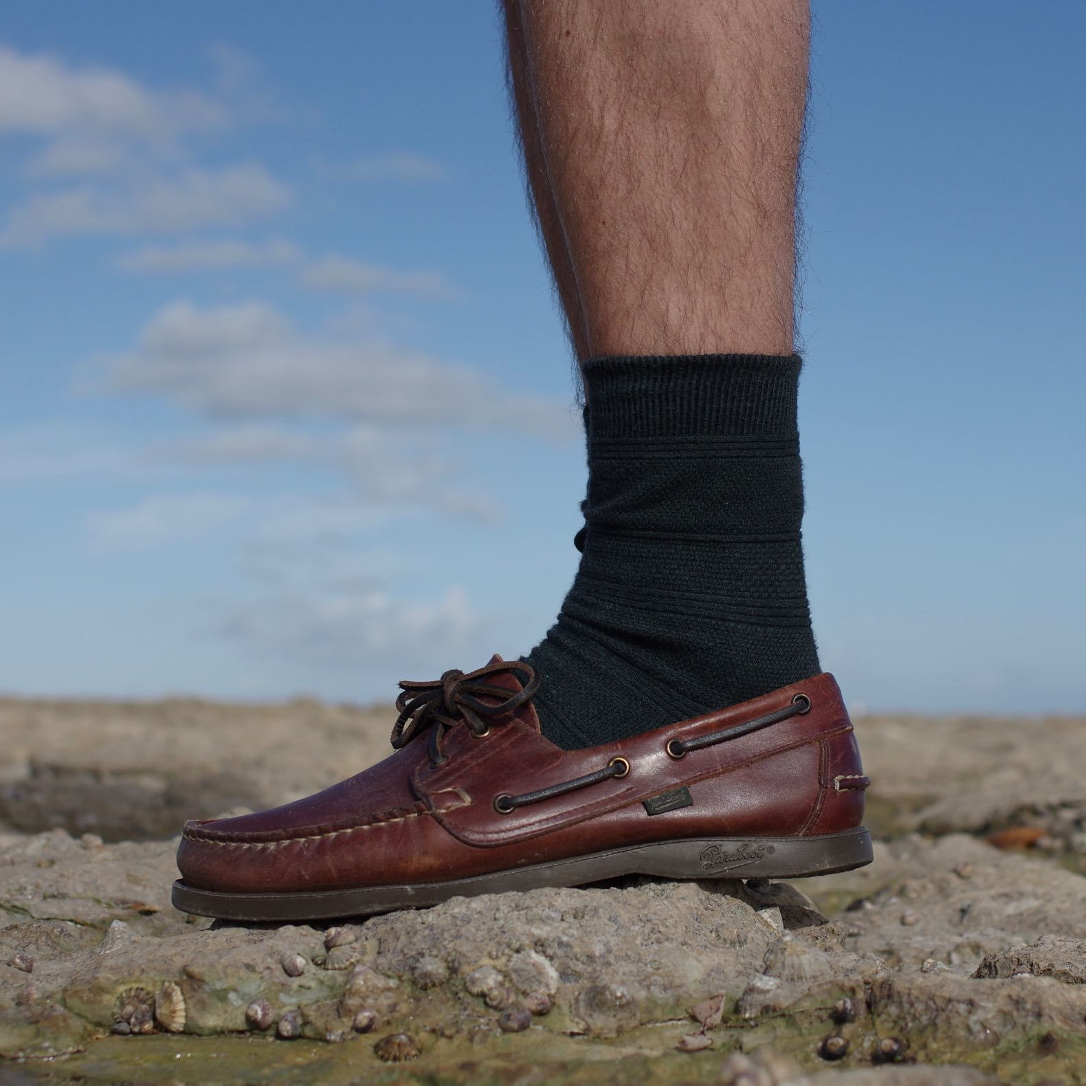 une paire de chaussures bateau en cuir marron de la marque Paraboot, le modèle Barth