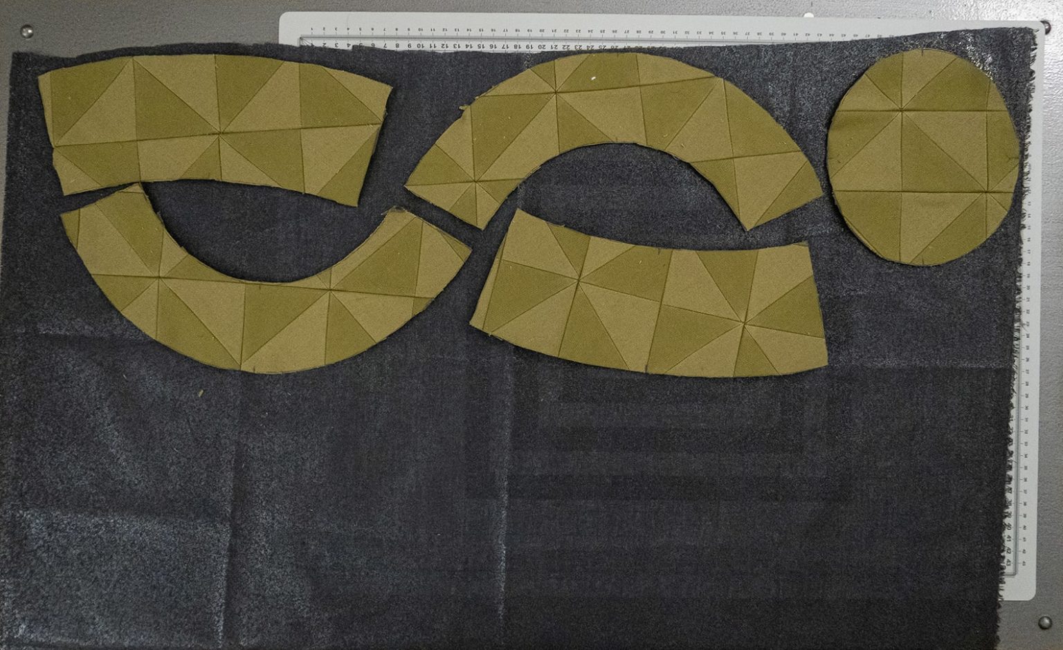 DIY coudre du patchwork et en faire un bob avec matières upcycled