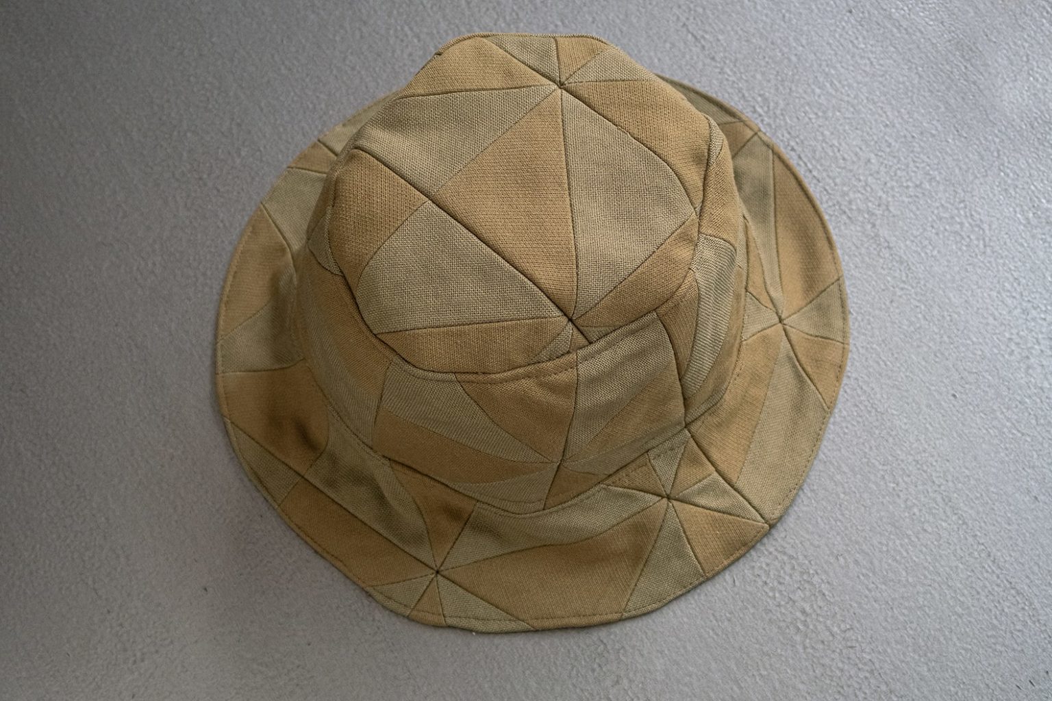 DIY coudre du patchwork et en faire un bob avec matières upcycled