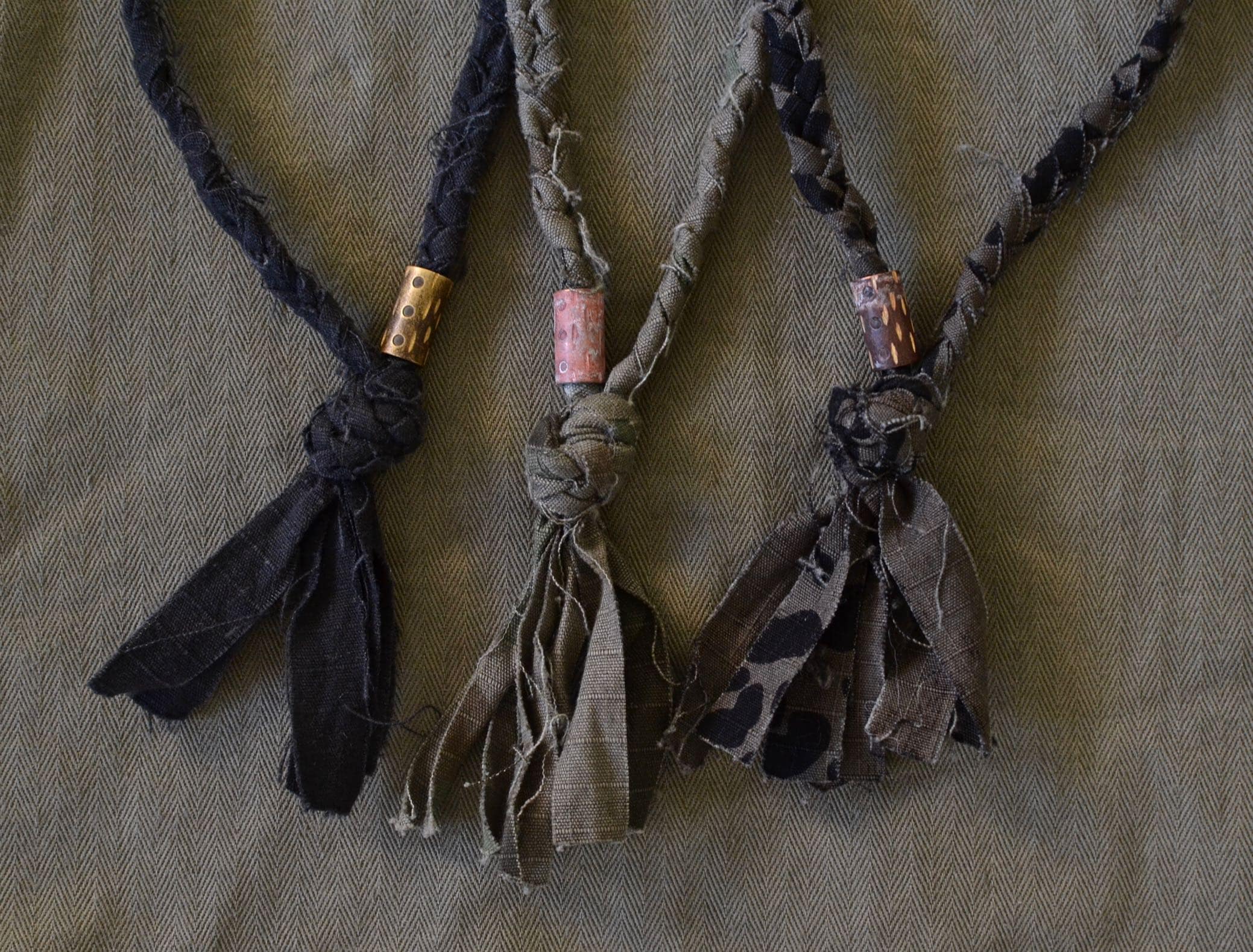 collier upcycling borali drop militaire