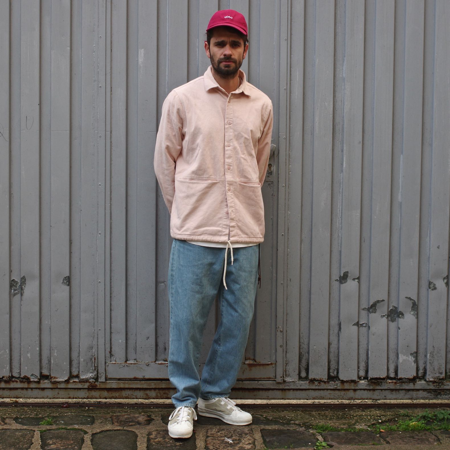 homme surchemise rose