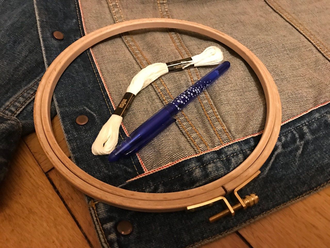 Matérie sashiko cercle de broderie fil ISPE et stylo effaçable Frixion