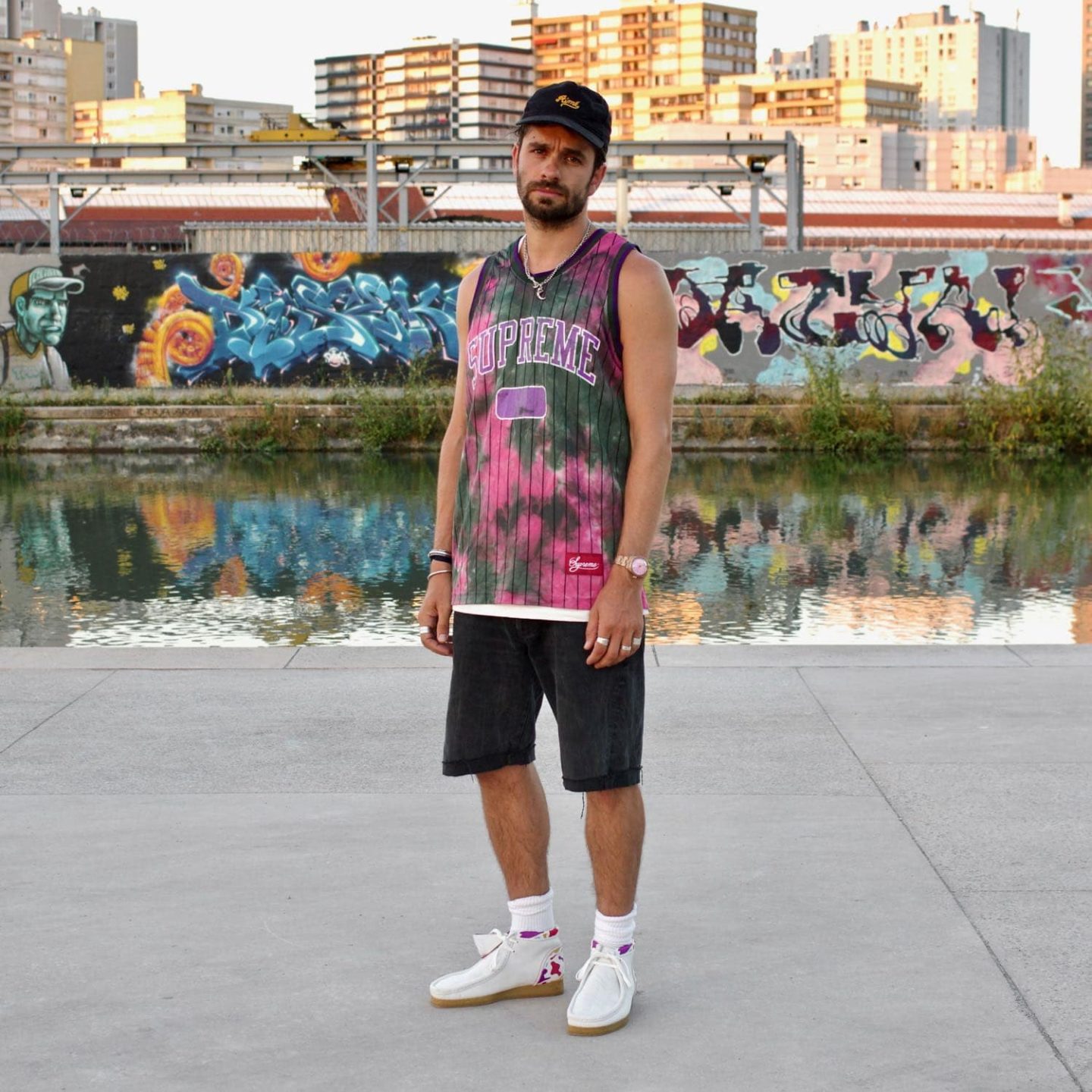 look supreme tie dye basketball jersey et clarks wallabees one school blanches
