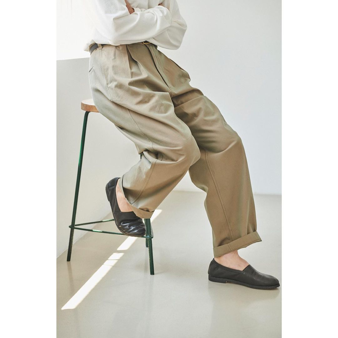 inverted box pleat trousers