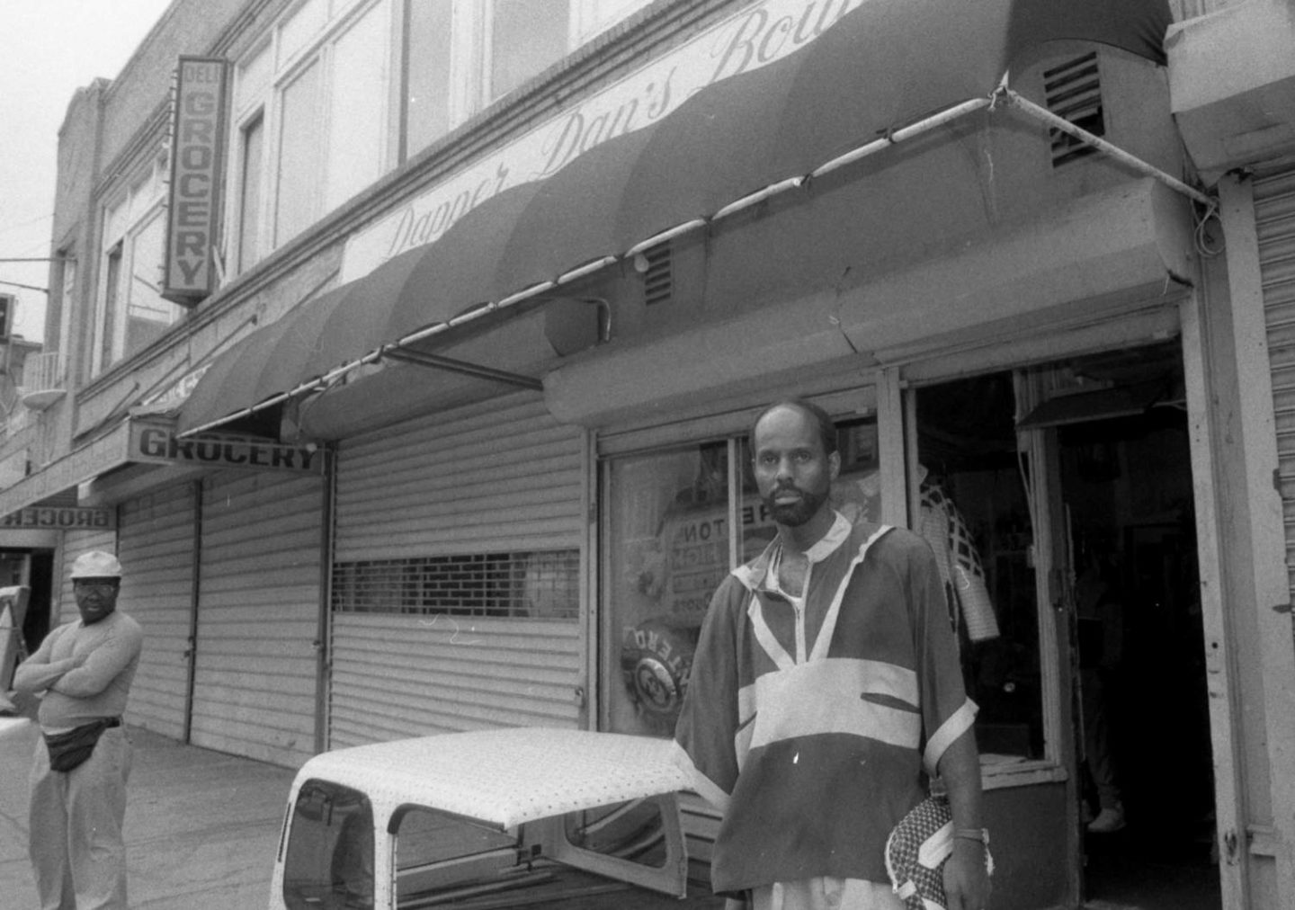 Dapper Dan devant sa première boutique à Harlem