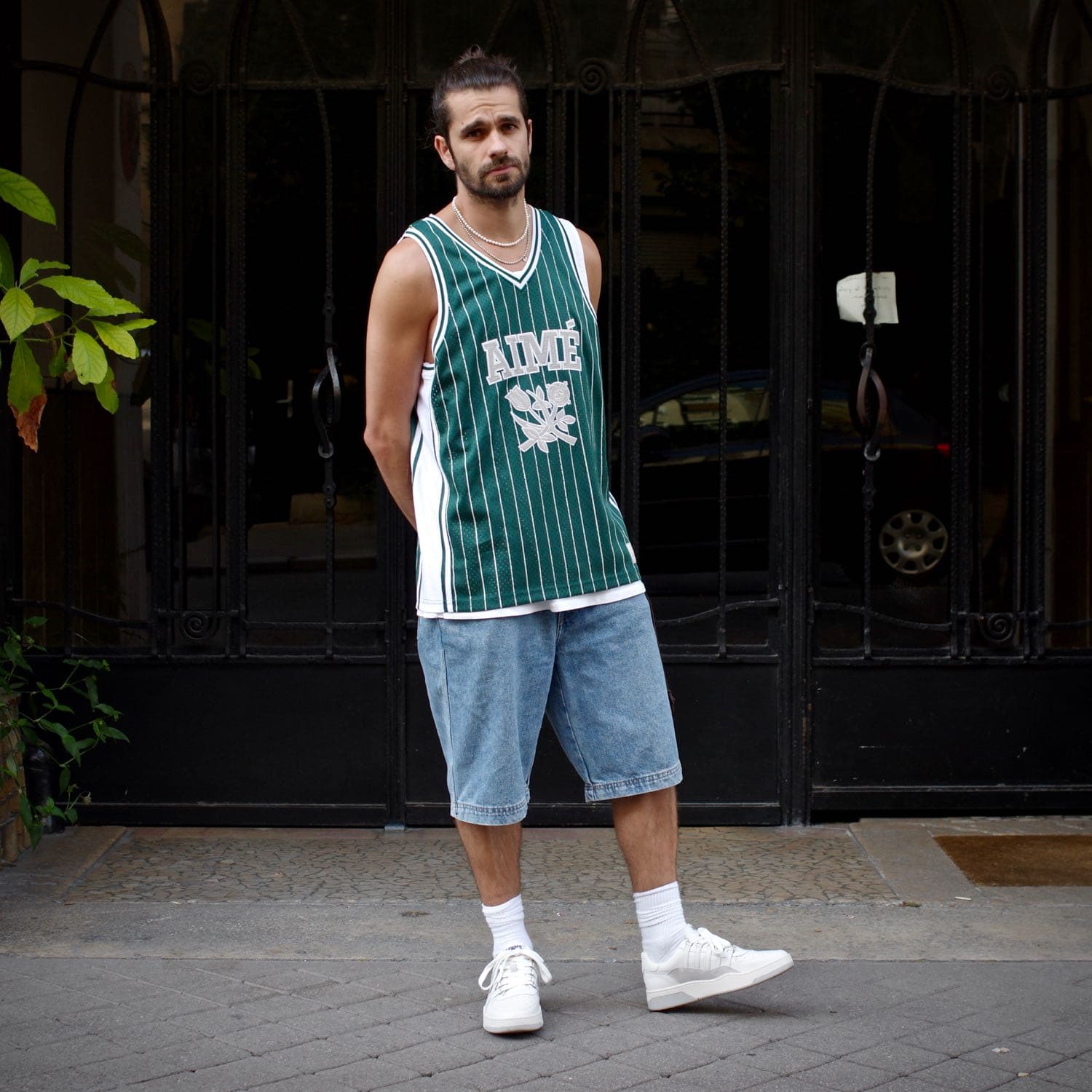 Tenue basket homme sale