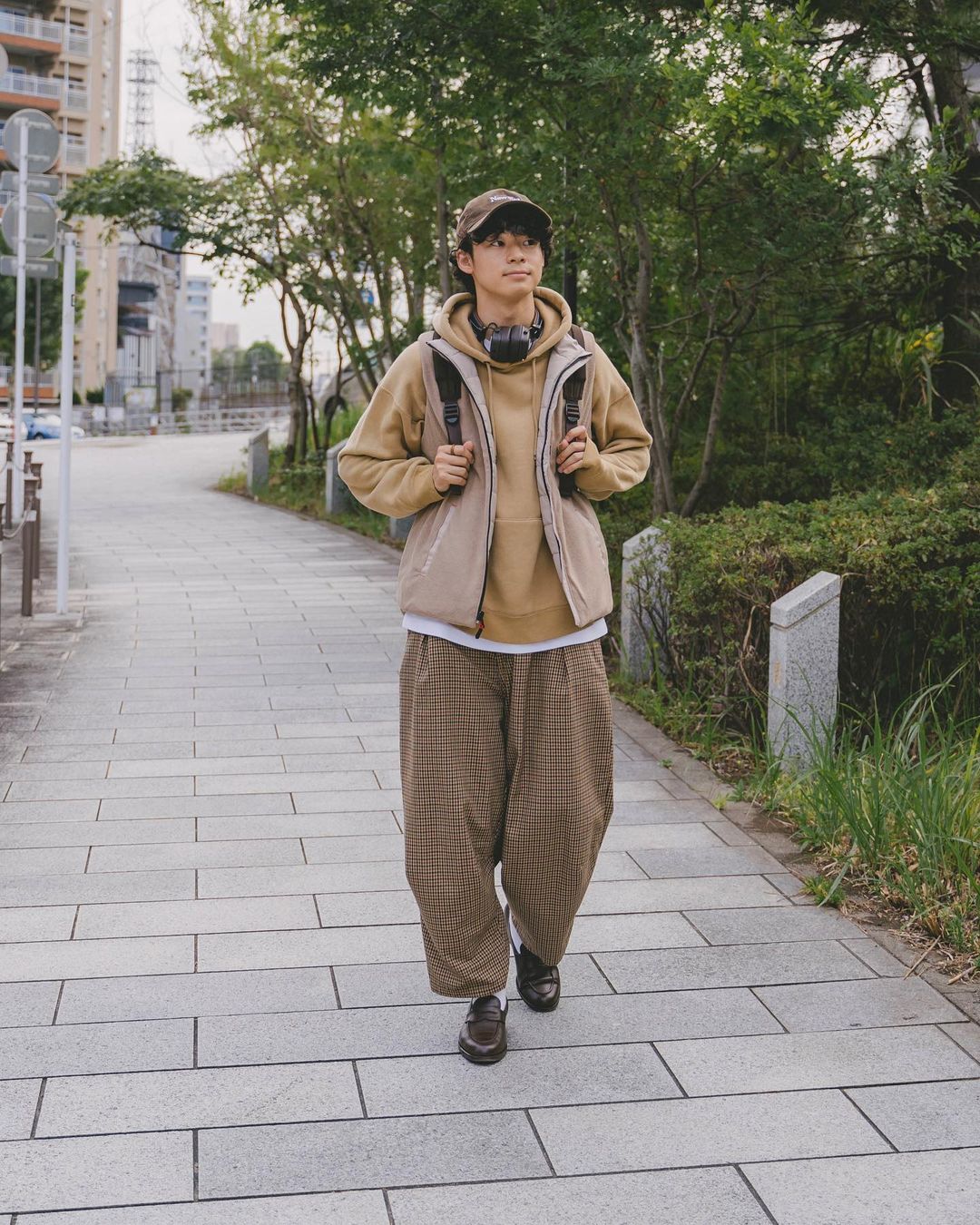 katsumi miki instagram hoodie pantalon ample mocassins