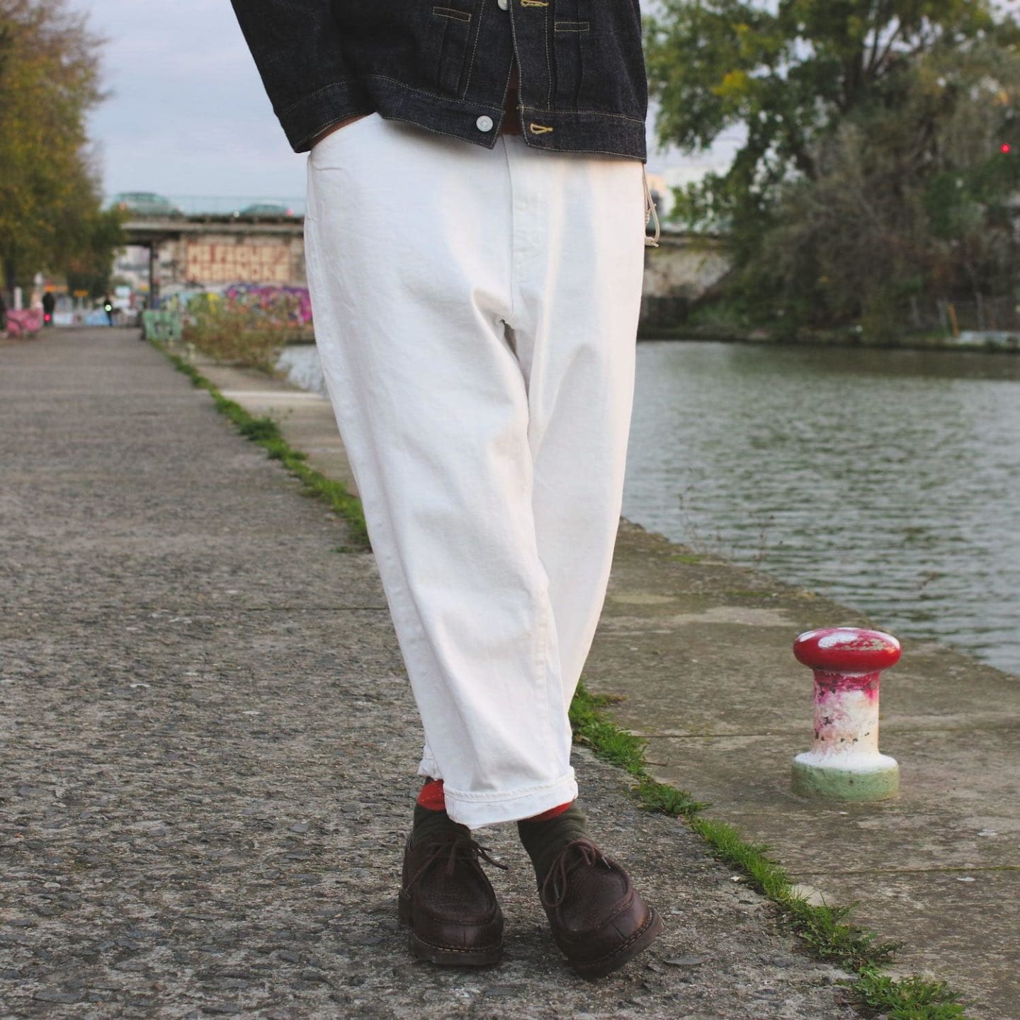 jean blanc homme large borali sample avec chaussettes écossaises gant et paraboot michael bison