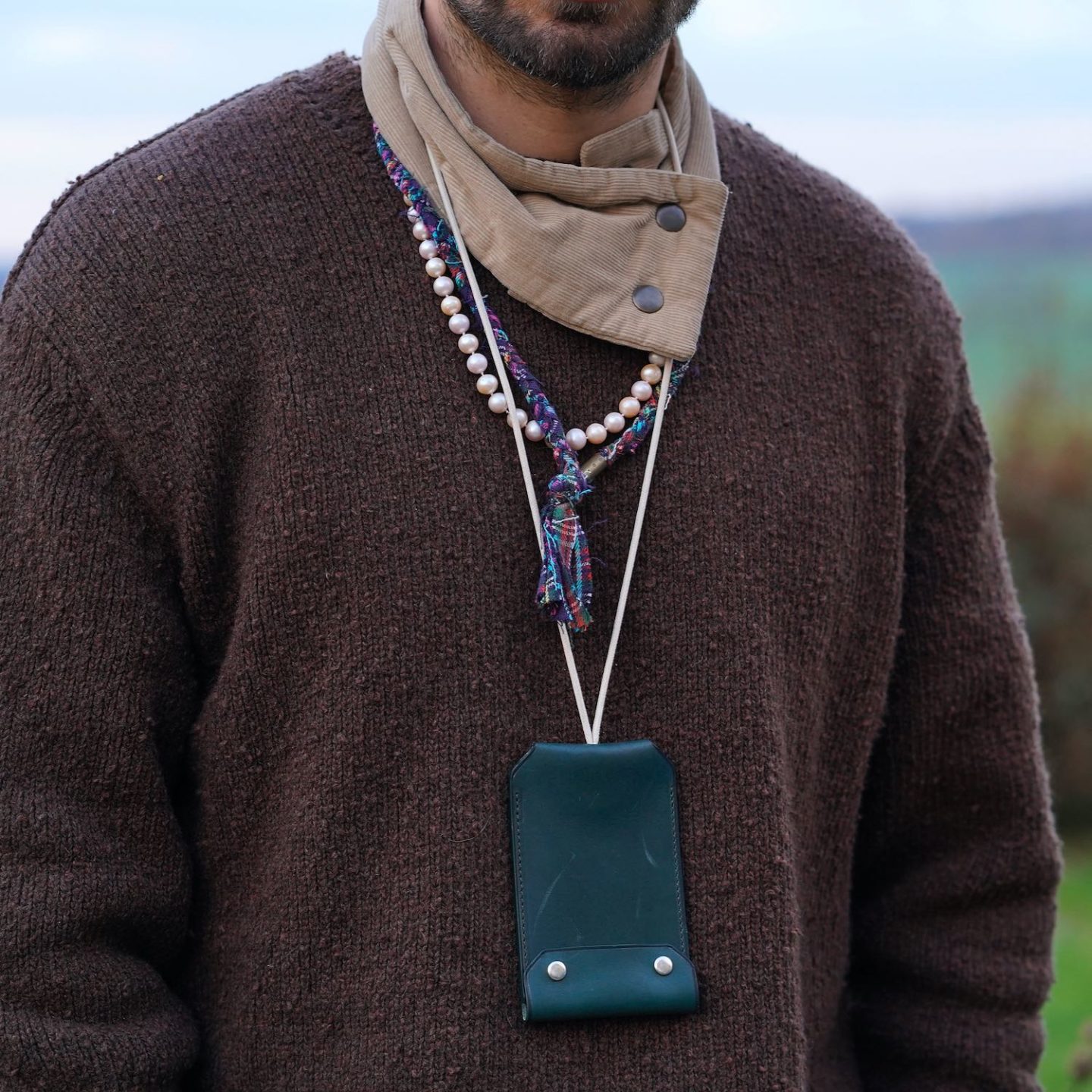 collier en tissu Borali et porte-clé-carte en cuir laperruque by Boras