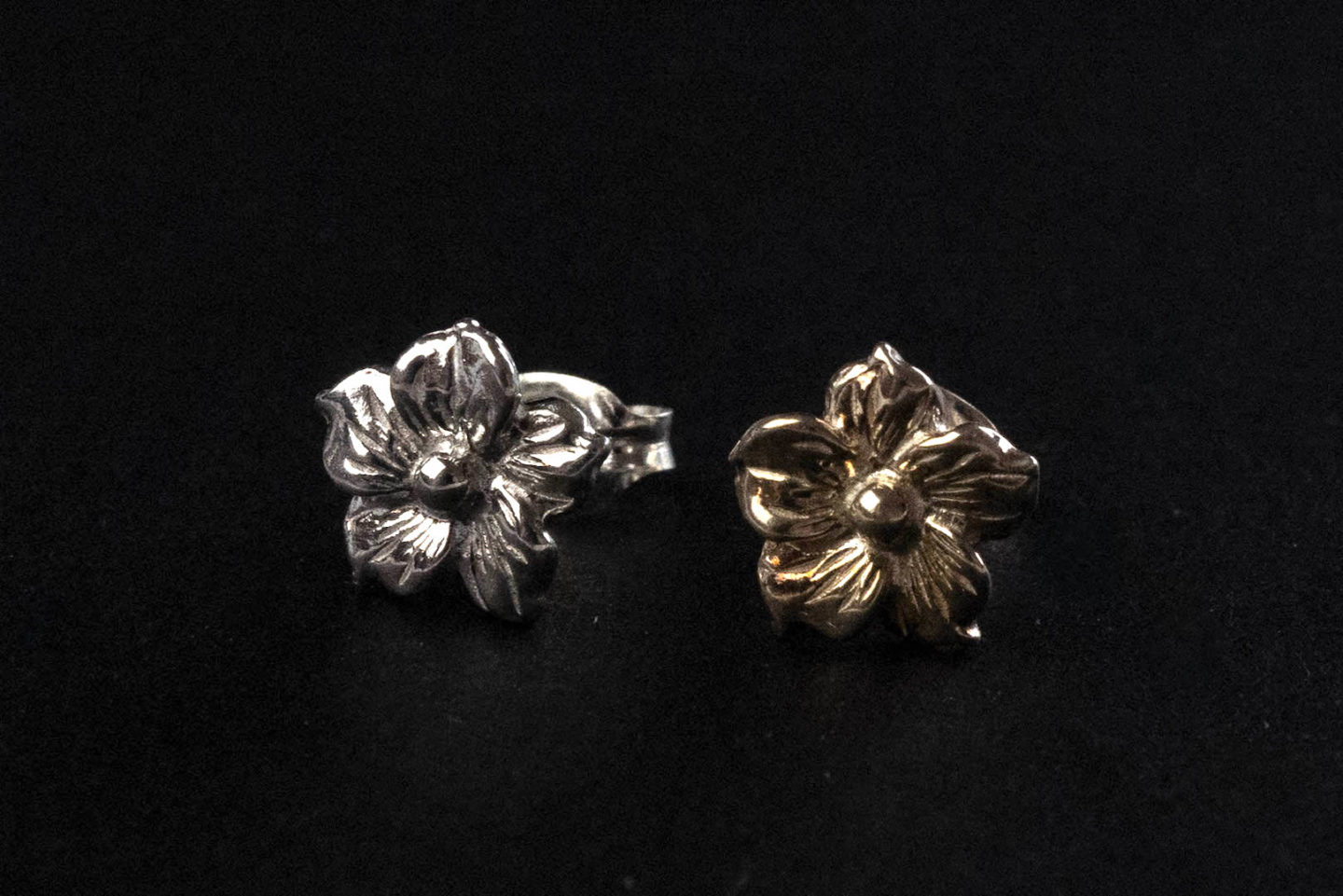 first arrow's earring flowers gold silver