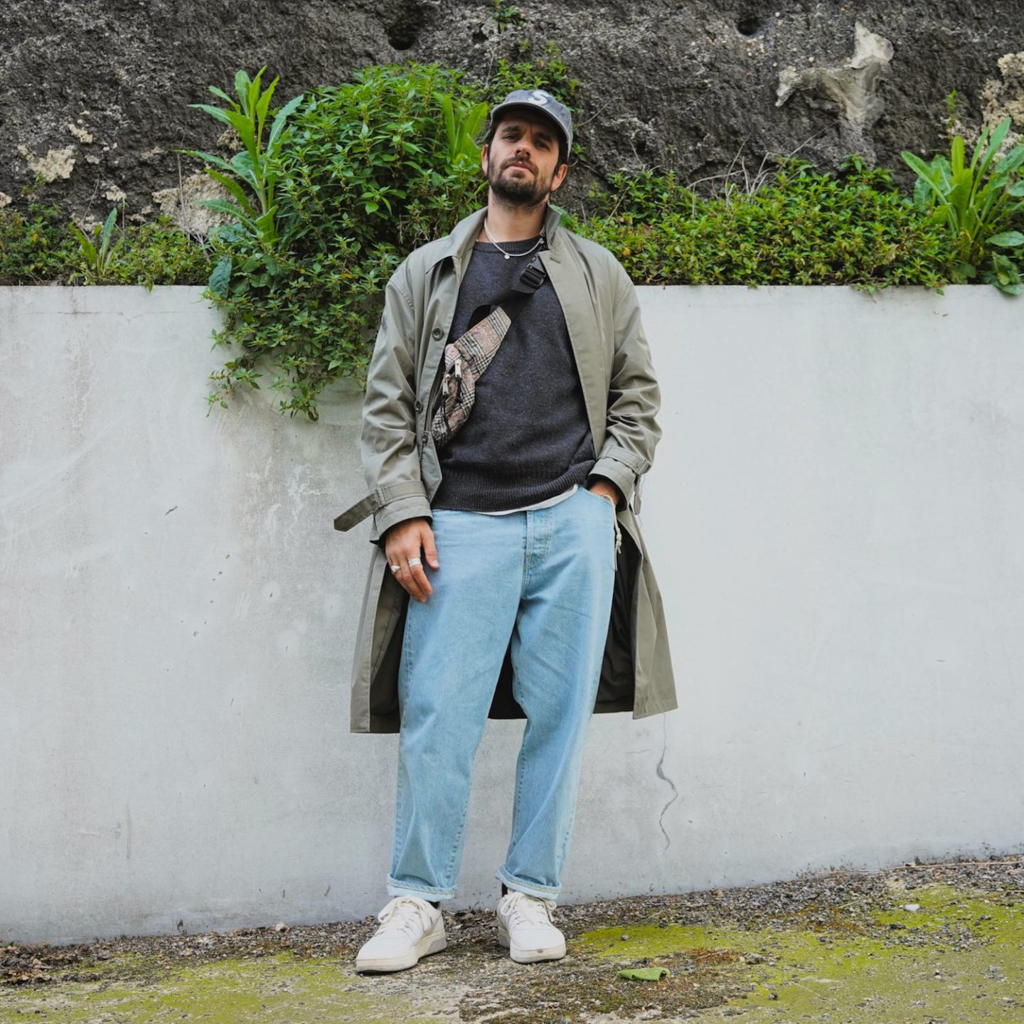look trench coat aigle et jean loose tapered bleach borali