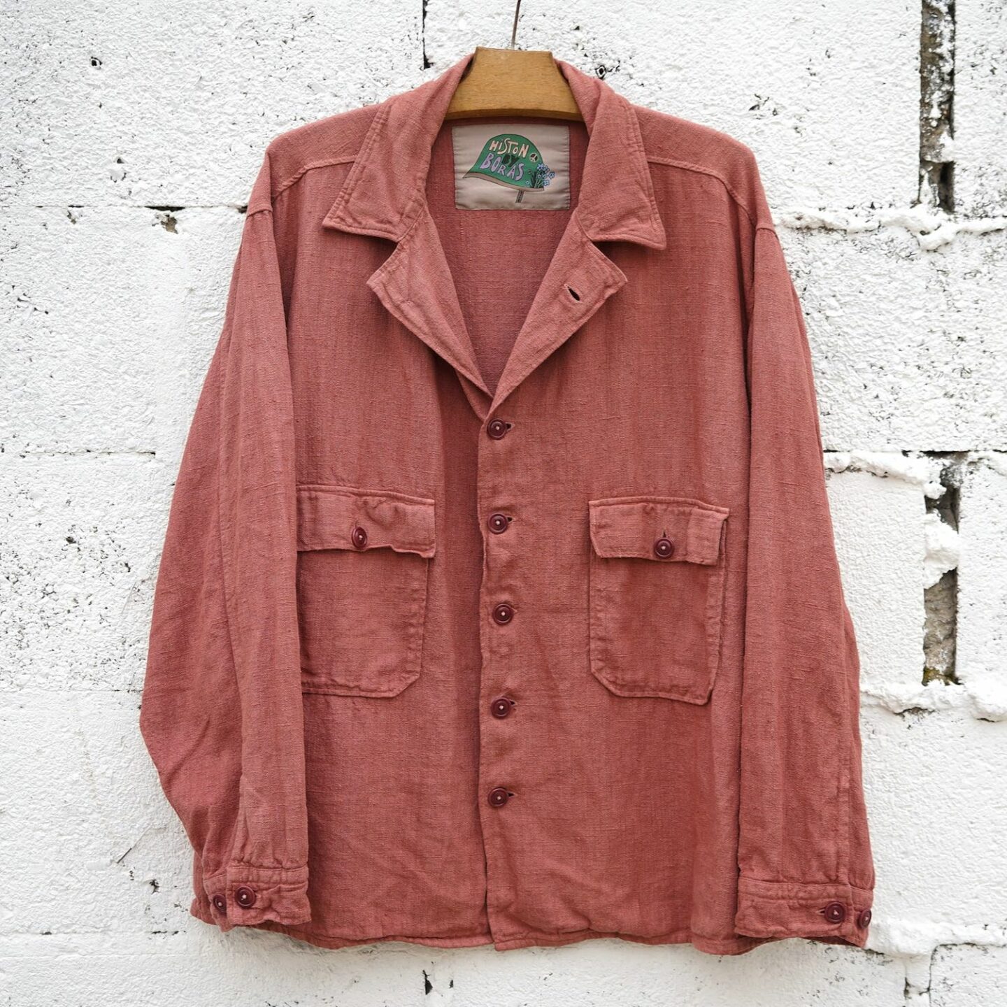 utility shirt loose-fit en lin natural dyed pink de la marque Histon en collaboration avec by Boras
