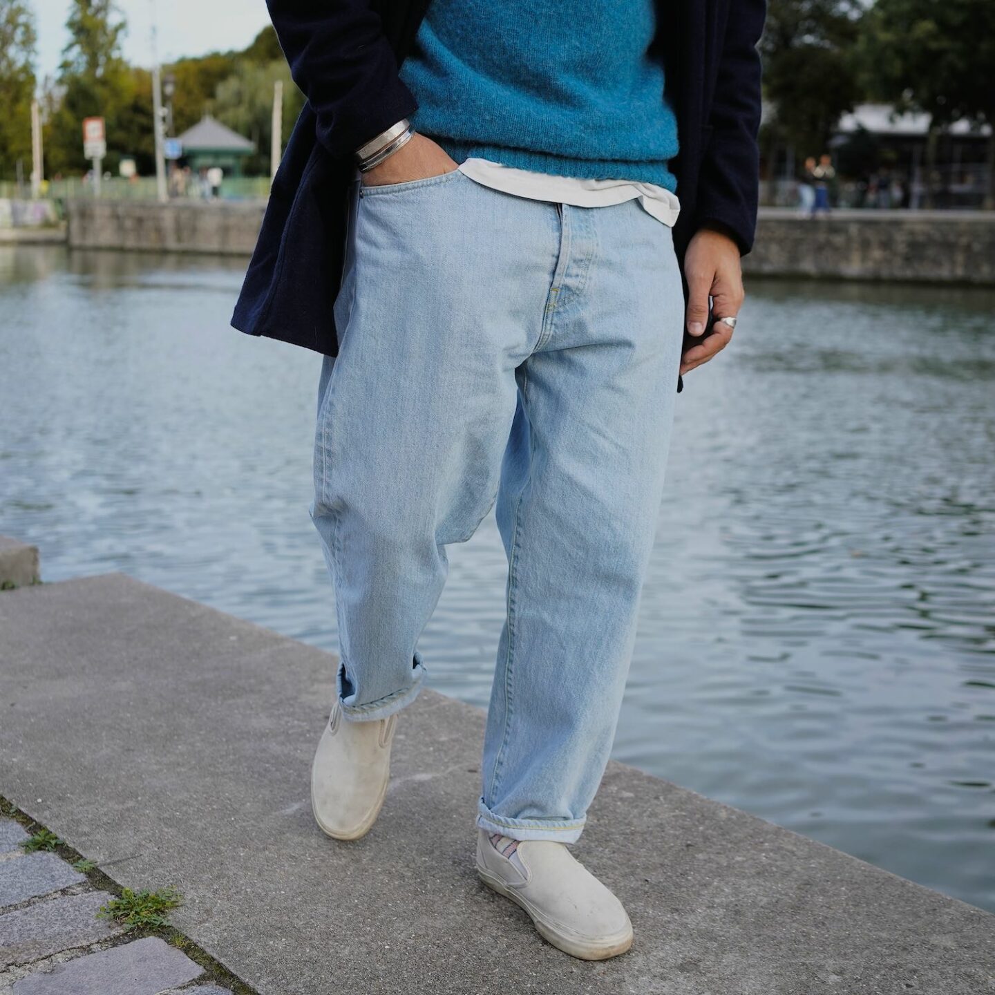 Borali une marque de jean taille haute pour homme avec une coupe loose tapered