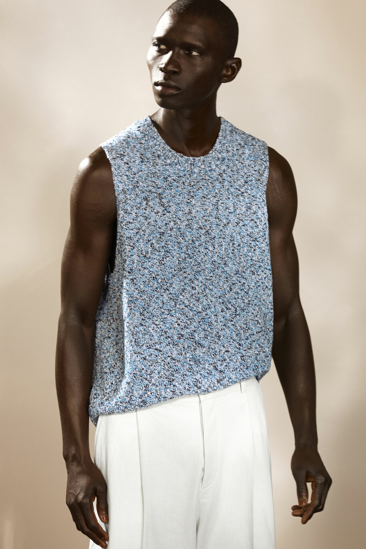 COS homme collection printemps été 2024 débardeur maille chinée