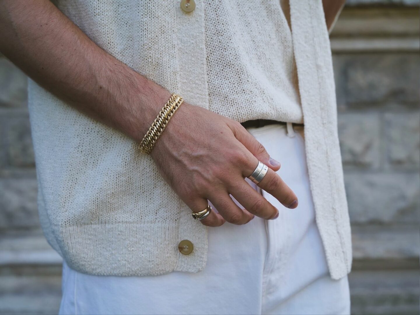 bracelet ancien en or massif 18n carats et maille américaine hybride, avec anneaux en argent mood rings de Gilbert Gilbert