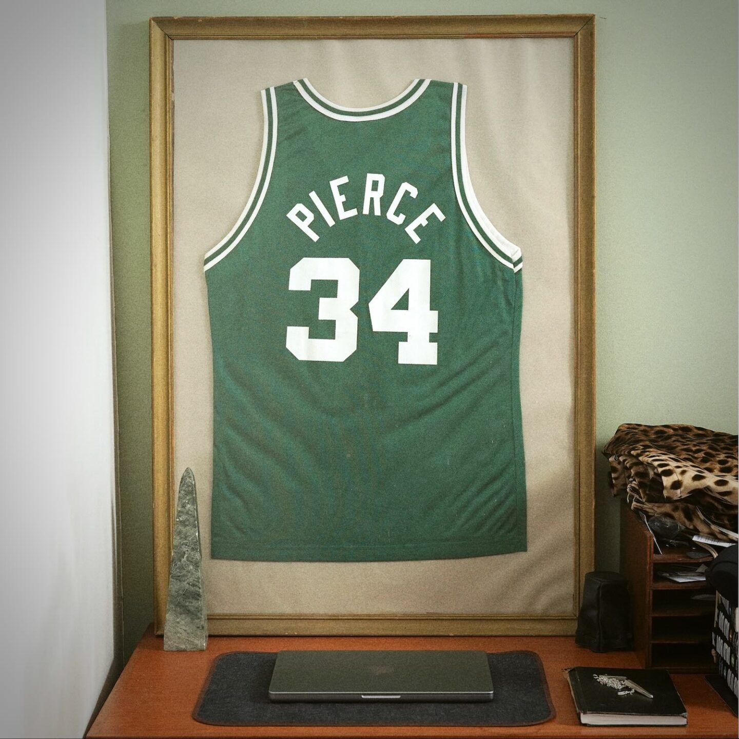 maillot de paul pierce rookie year in a frame