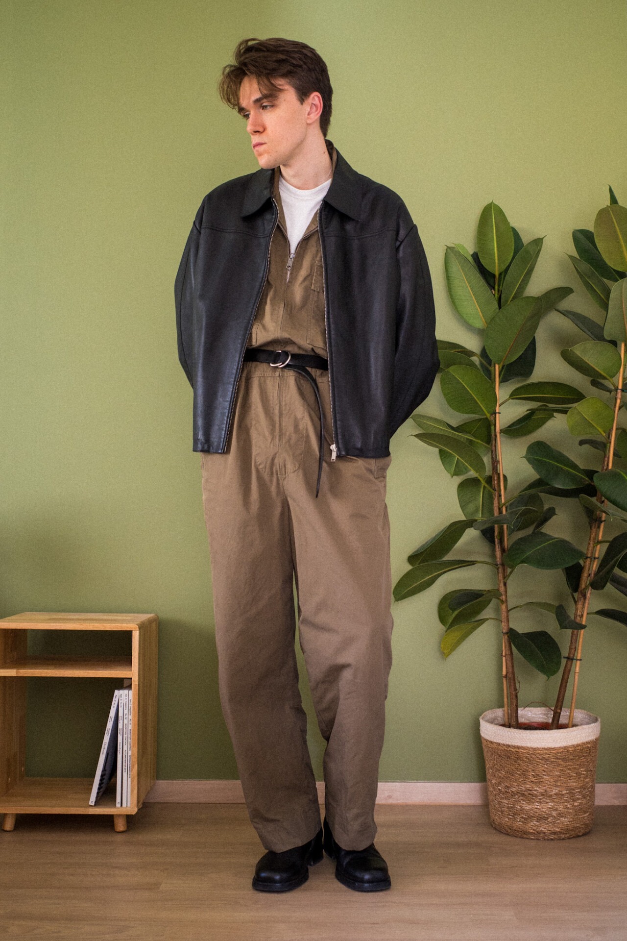 Tenue combinaison homme MHL coveralls jumpsuit t-shirt Yoko Sakamoto ceinture ring belt wide camion boots our legacy blouson cuir