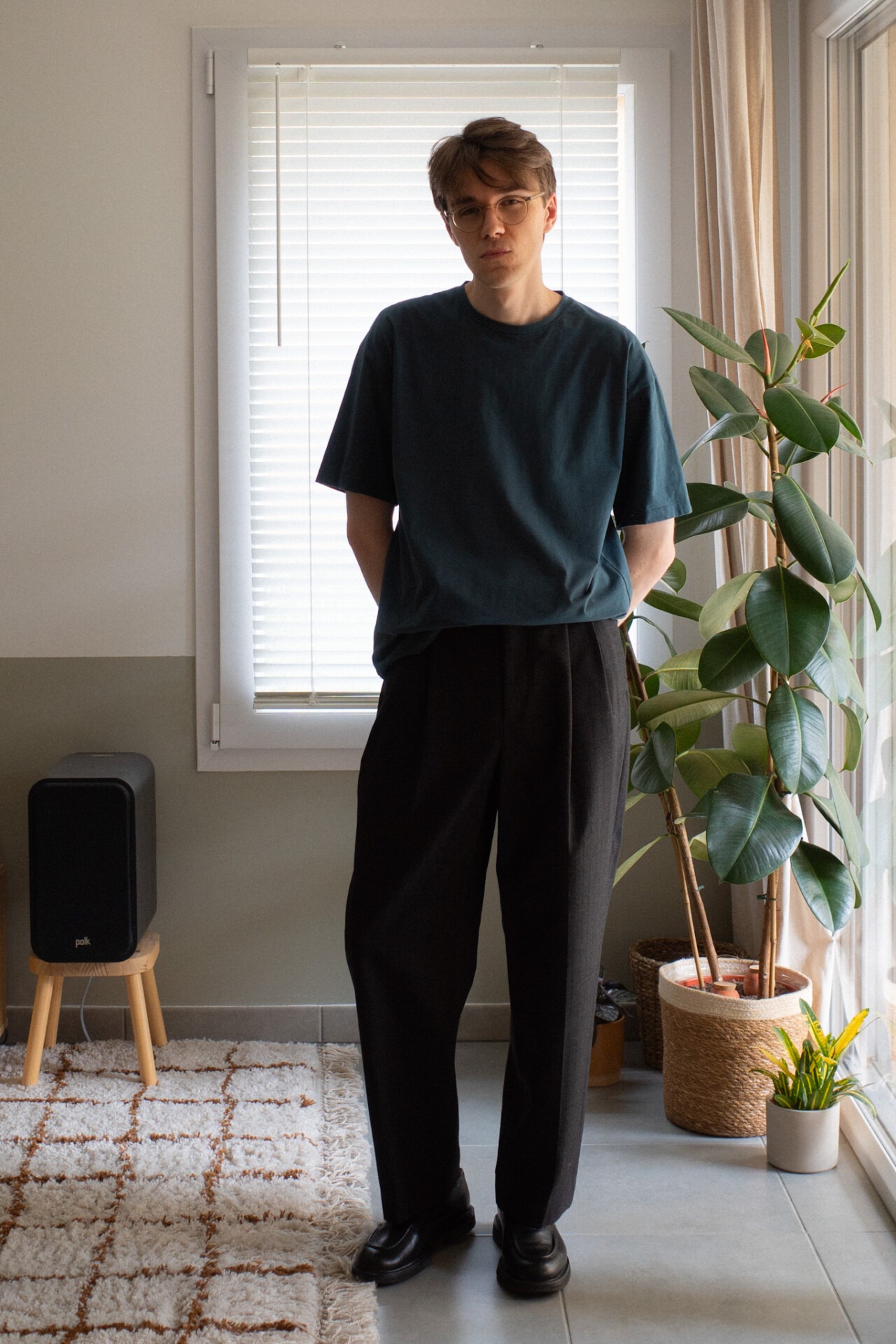 t-shirt aton pantalon auralee laine mocassins dries van noten