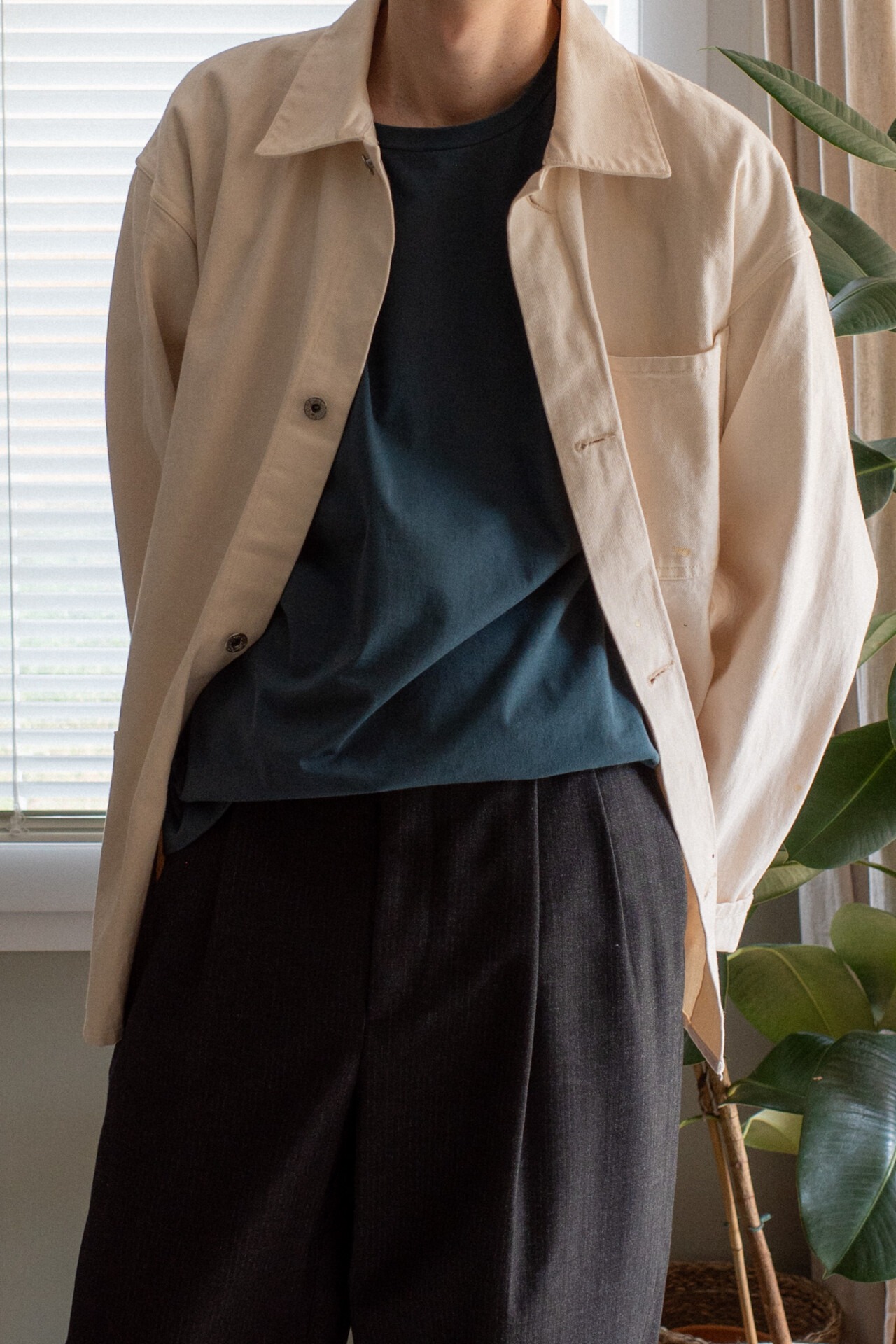 yoko sakamoto marque veste chore jacket denim fade white ecrue tenue homme workwear chic