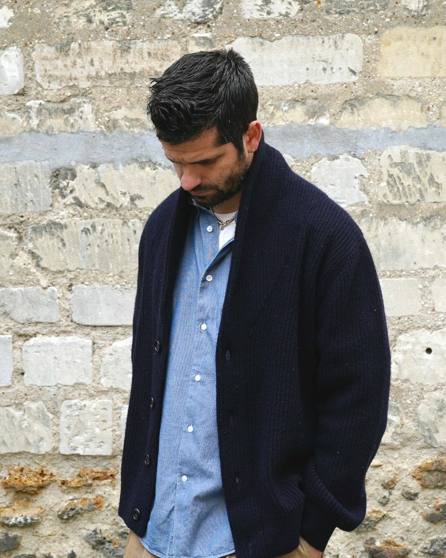 cardigan drapeau noir col chale et chemise oxford indigo hast