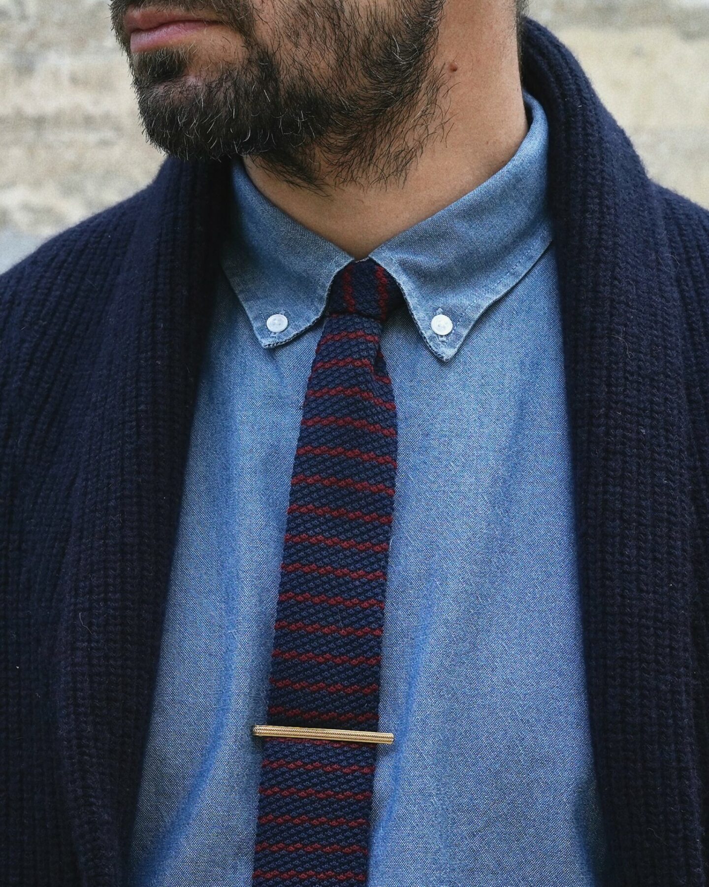 cardigan drapeau noir col chale et chemise oxford indigo hast