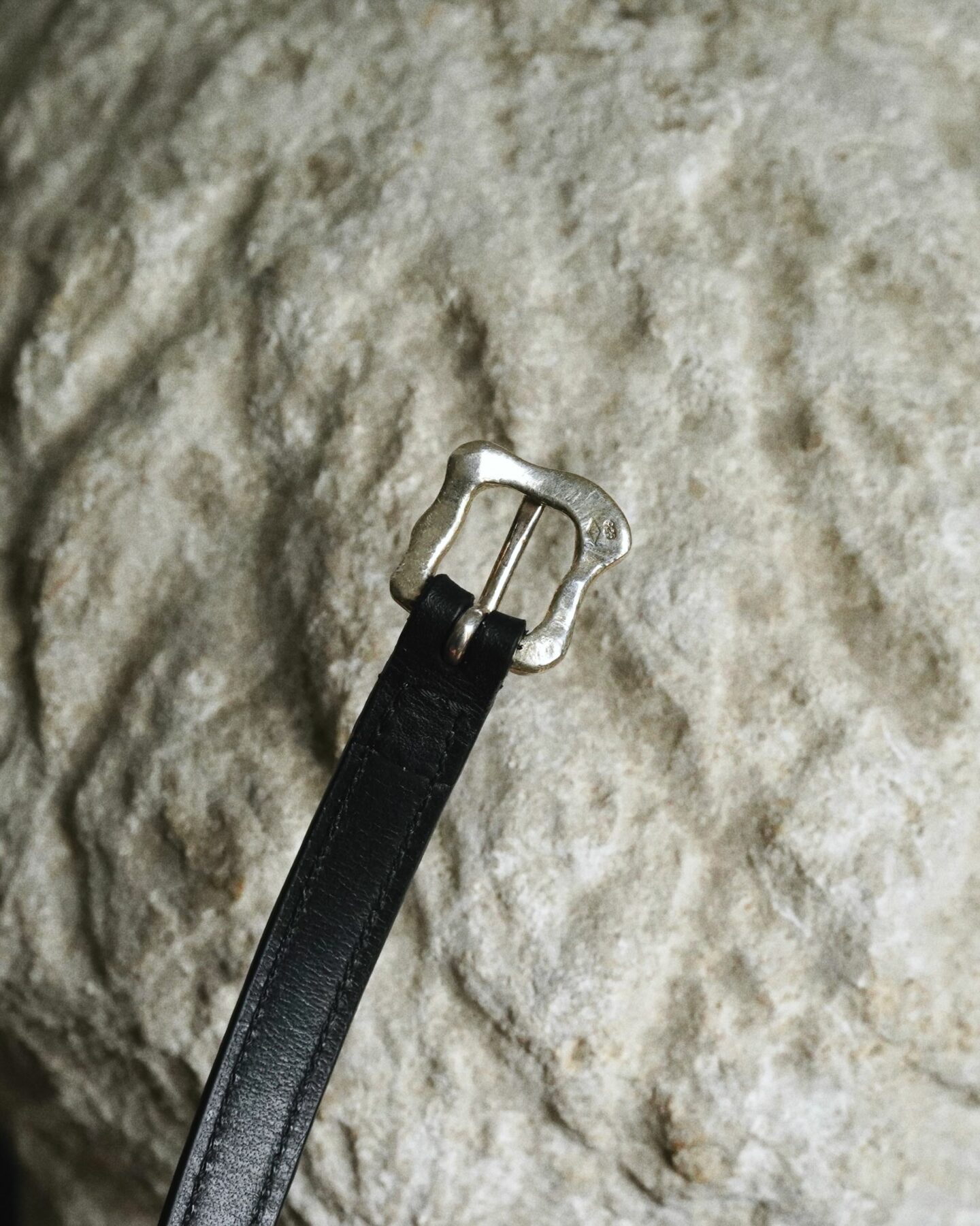 bracelet en cuir double tour avec boucle en argent massif de la collaboration entre Laperruque et Memowa