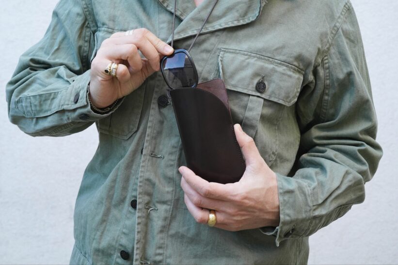 étui à lunettes en cuir de cordovan color #8 de la marque Laperruque