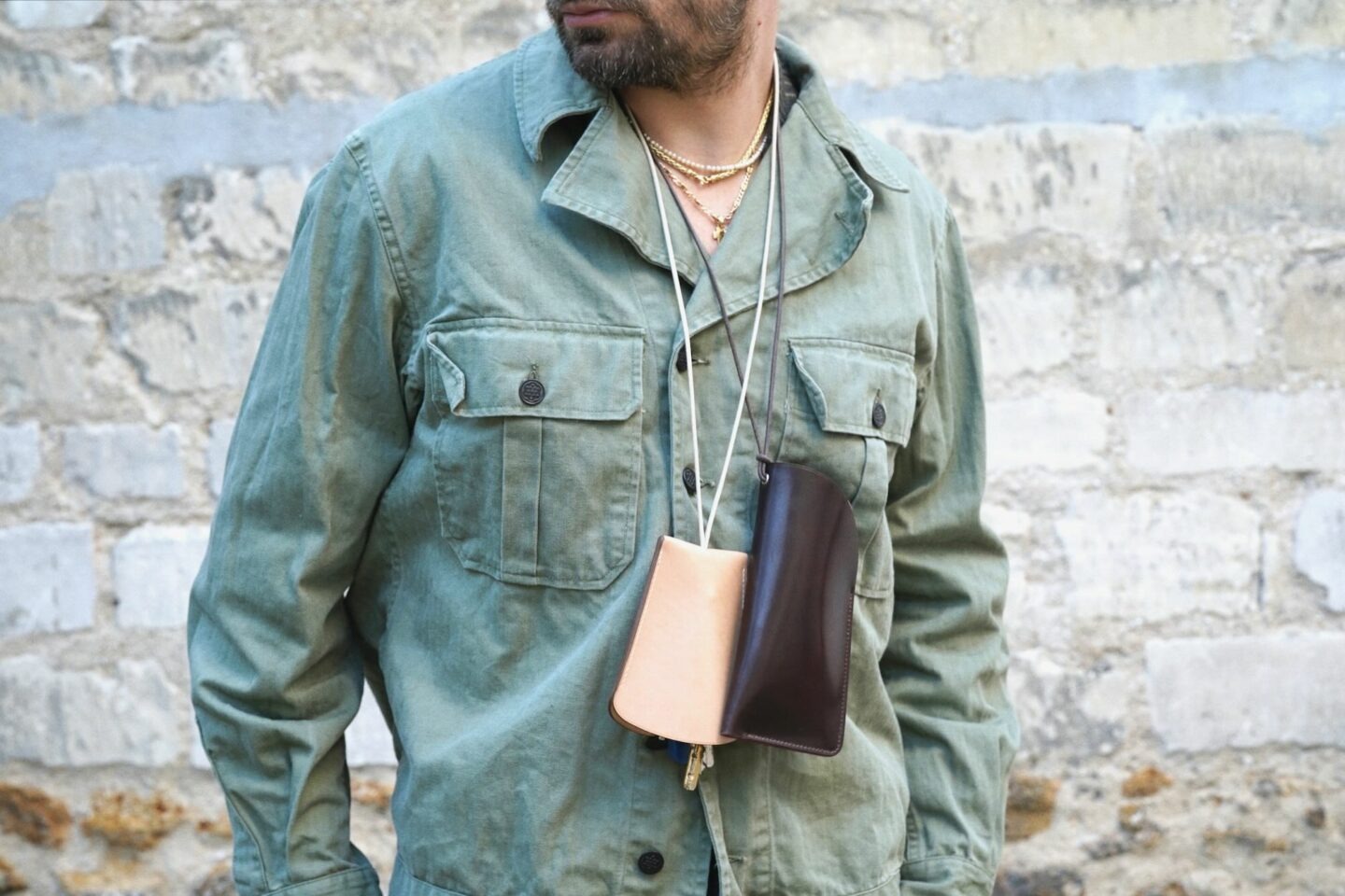 étui à lunettes et porte-clé cloche en cuir de cordovan color #8 de la marque Laperruque