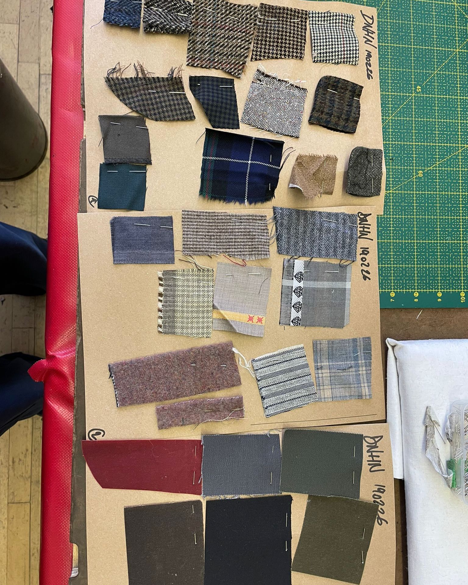 coupons de tissu de laine upcycl&eacute; de veste de costume vintage