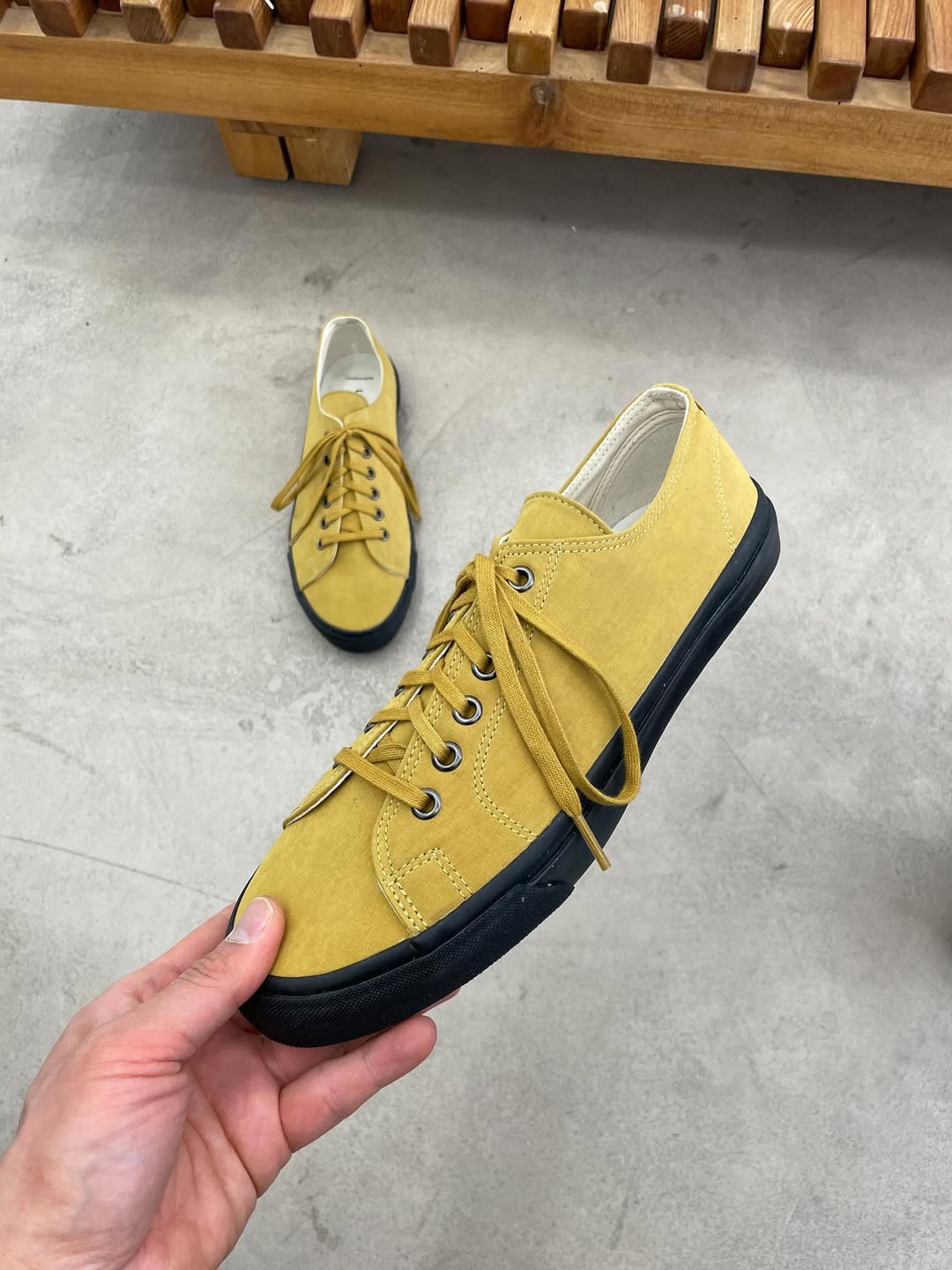 BL Shoes mustard