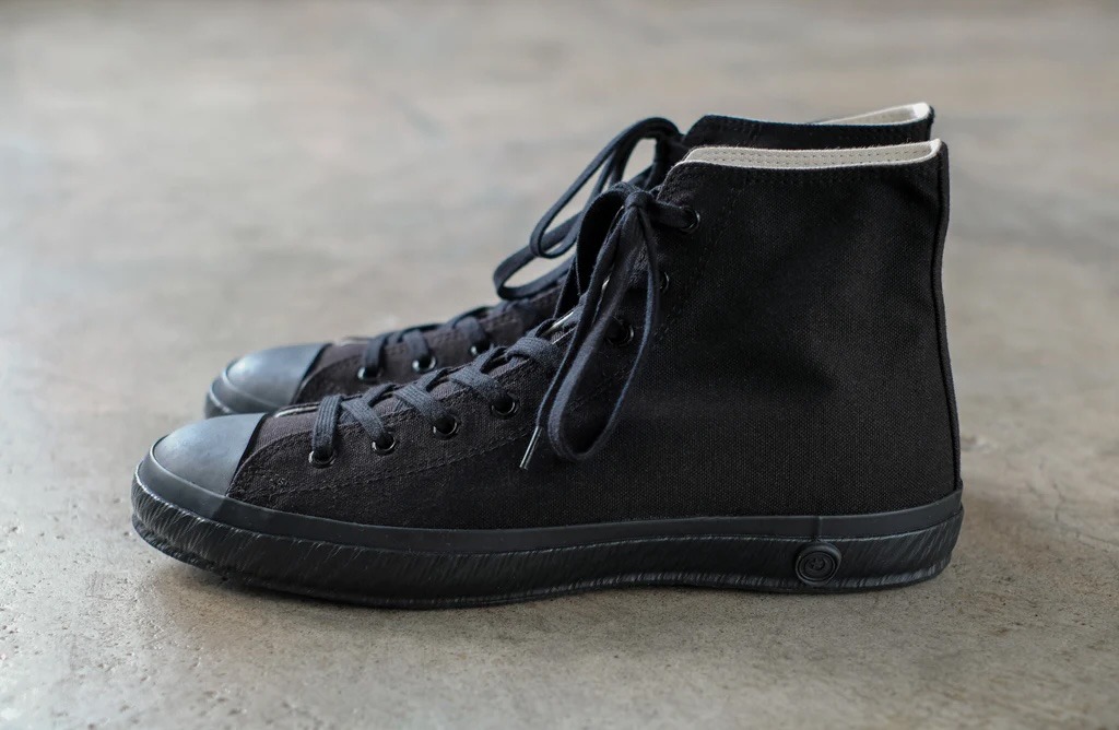 Shoes Like Pottery mono