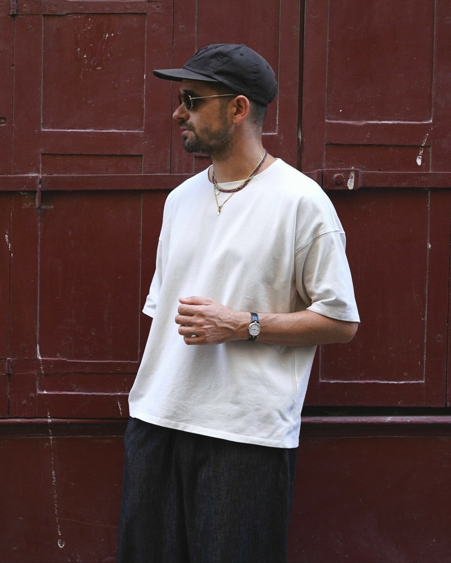 easy-t de la marque fran&ccedil;aise borali, un t-shirt oversize avec une &eacute;paule tombante et une maille piqu&eacute;e