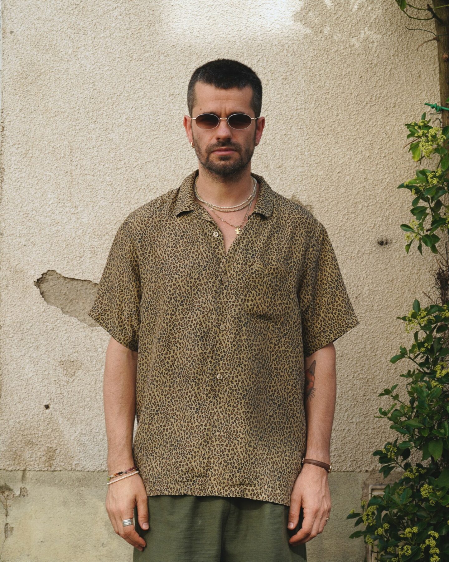 chemise Supreme en soie imprim&eacute; leopard collection SS22