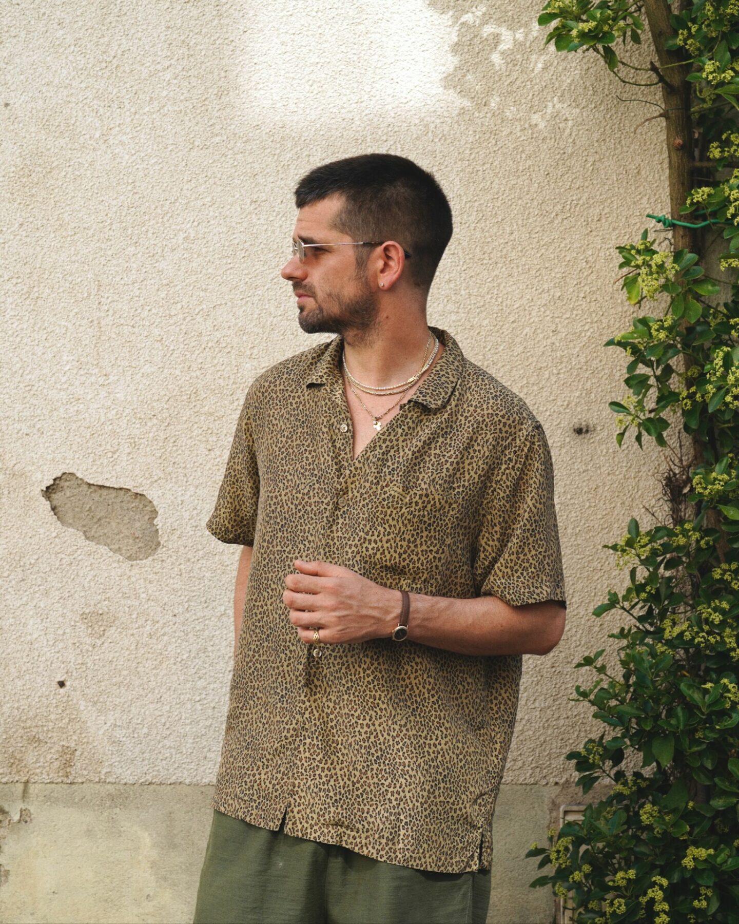chemise Supreme en soie imprim&eacute; leopard collection SS22