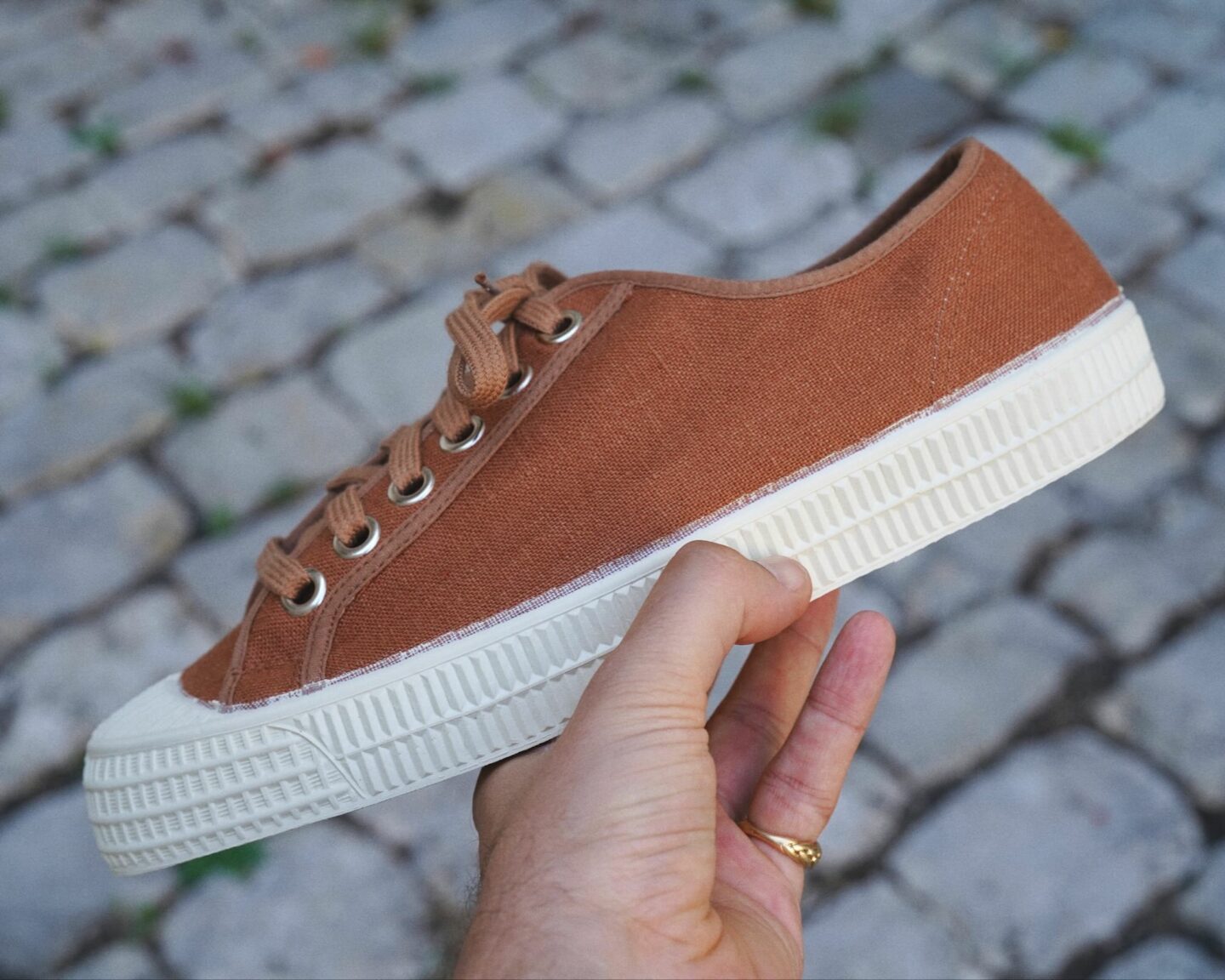 test et avis sur la collaboration novesta x octobre &eacute;ditions et la star master en lin