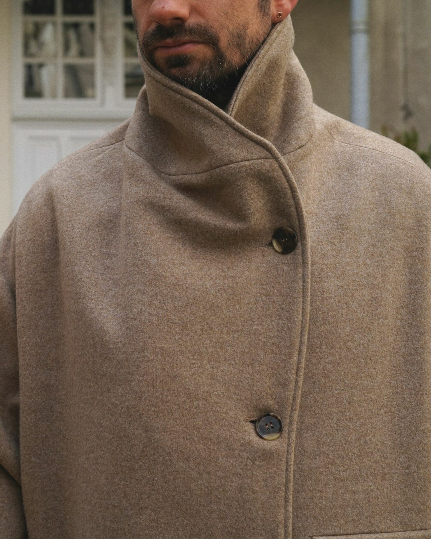 manteau en laine et en cachemire de la marque Aïdama, coupe oversize unisexe, modèle Haomi